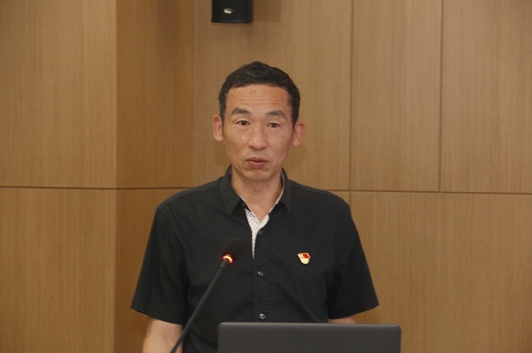 米兰官方网站_米兰milan(中国)监事会主席、党委副书记陈百斌宣读《关于表彰米兰官方网站_米兰milan(中国)先进基层党组织和优秀共产党员的决定》.jpg 米兰官方网站_米兰milan(中国)监事会主席、党委副书记陈百斌宣读《关于表彰米兰官方网站_米兰milan(中国)先进基层党组织和优秀共产党员的决定》.jpg