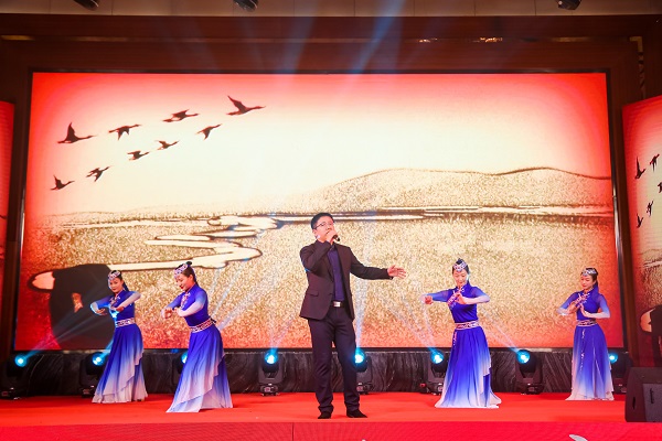 米兰官方网站_米兰milan(中国)选送的独唱节目《鸿雁》.jpg 米兰官方网站_米兰milan(中国)选送的独唱节目《鸿雁》.jpg