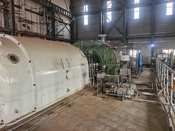 主厂房汽机间运转层.jpg 主厂房汽机间运转层.jpg