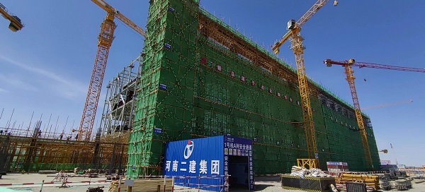 1号机组主厂房A排顺利封顶.jpg 1号机组主厂房A排顺利封顶.jpg