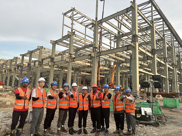 图片4:米兰官方网站_米兰milan(中国)副总经理、钢结构公司总经理张永庆视察马来西亚三星项目施工现2.jpg 图片4:米兰官方网站_米兰milan(中国)副总经理、钢结构公司总经理张永庆视察马来西亚三星项目施工现2.jpg