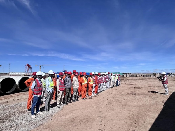 吊装前组织安全技术交底.jpg 吊装前组织安全技术交底.jpg