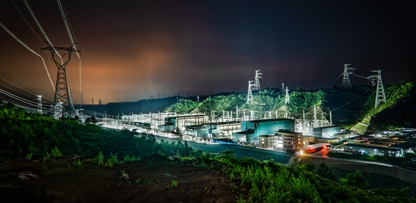 2.渝北换流站点亮,正式投入运行 - 副本.jpg 2.渝北换流站点亮,正式投入运行 - 副本.jpg